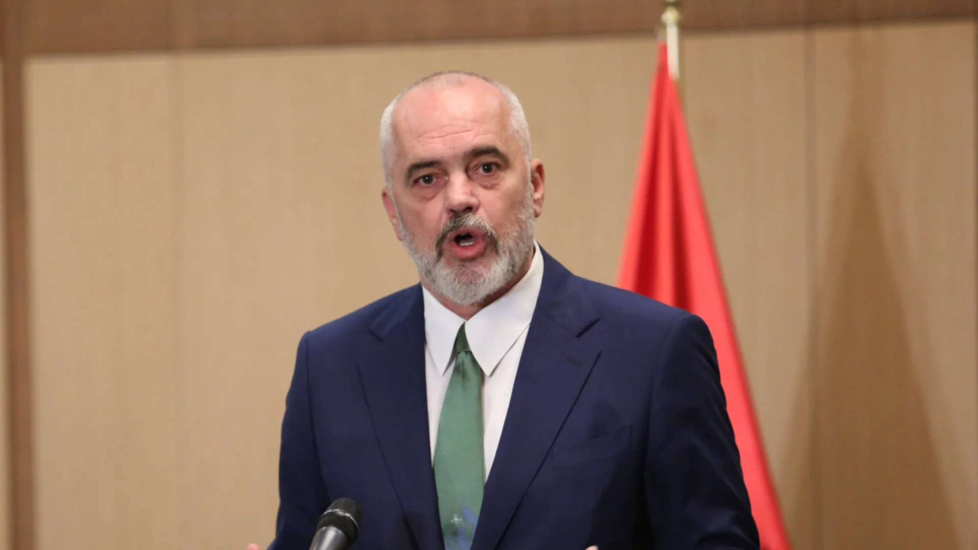 Еди Рама след прегръдки с Макрон: Албания беше изслушана с внимание и уважение (ВИДЕО)