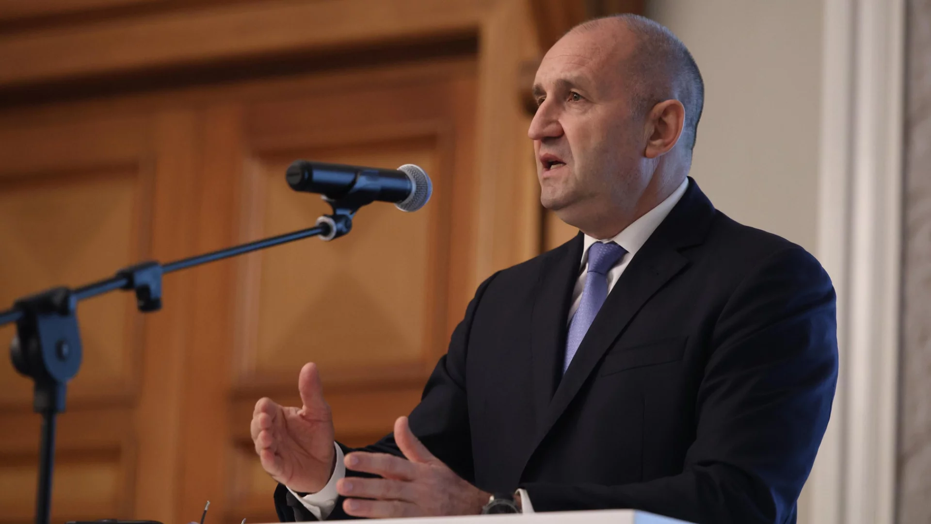Тагарев: Радев няма да може с магическа пръчка да реши проблемите