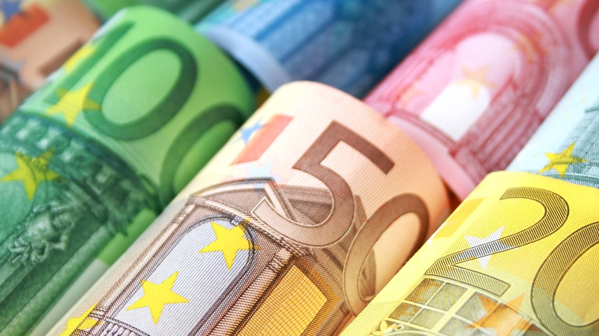 Русия вече плаща на Украйна: Колко милиарда евро преведе Euroclear на Киев от замразените руски активи