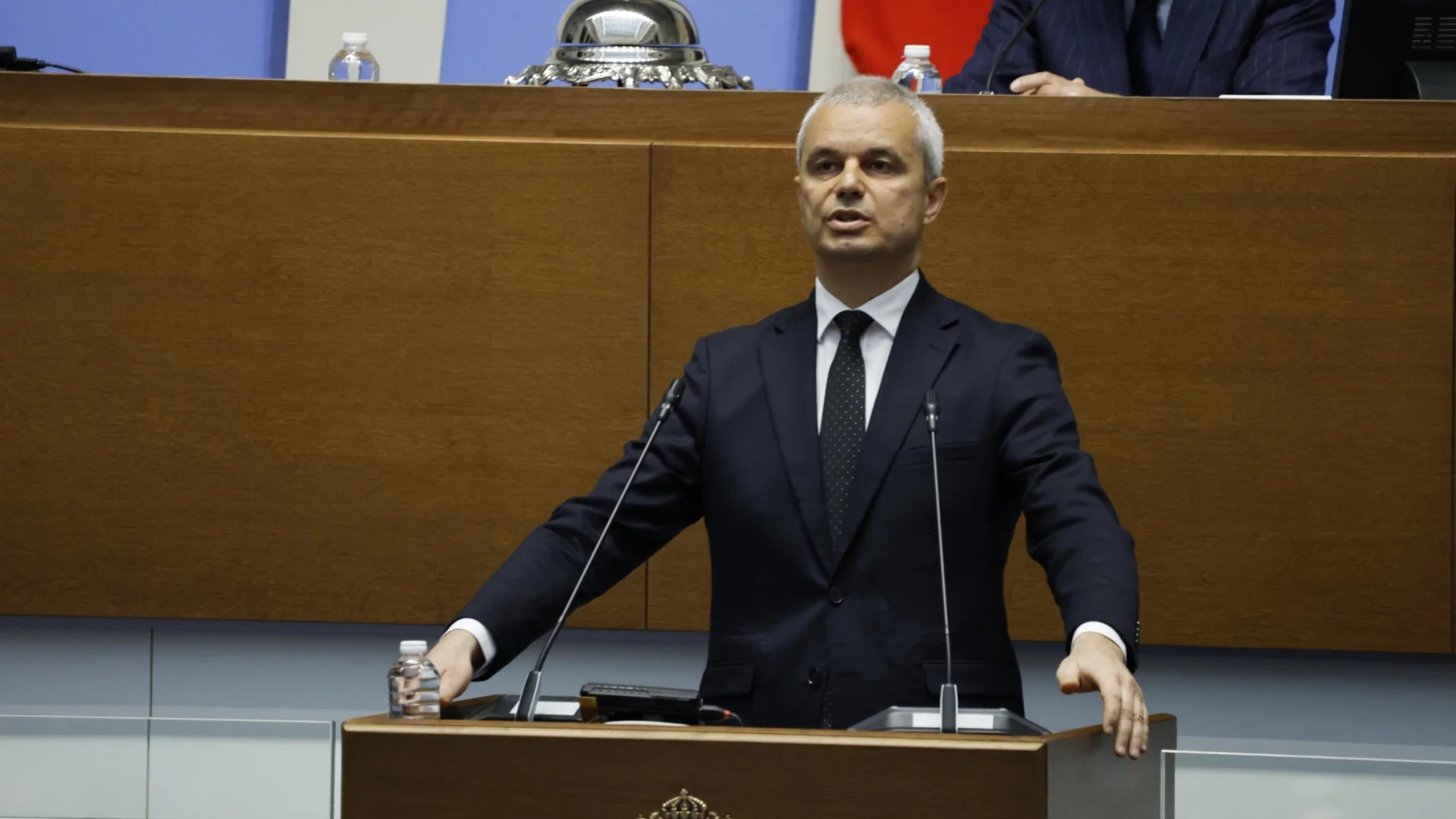 "Най-информираният човек в държавата": Костадинов атакува Румен Радев с негови думи за еврото (ВИДЕО)