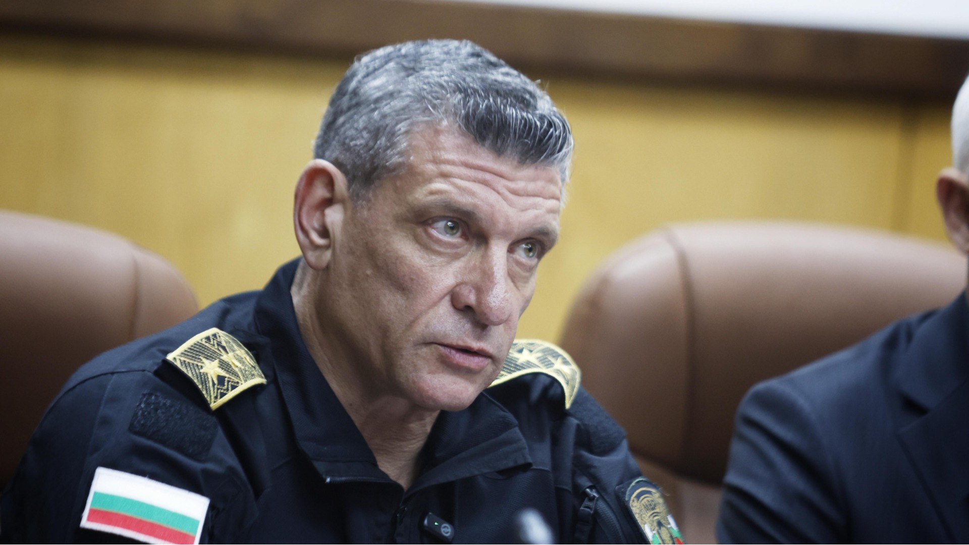 Румен Радев потвърди оставането на Георги Кандев в ръководството на МВР