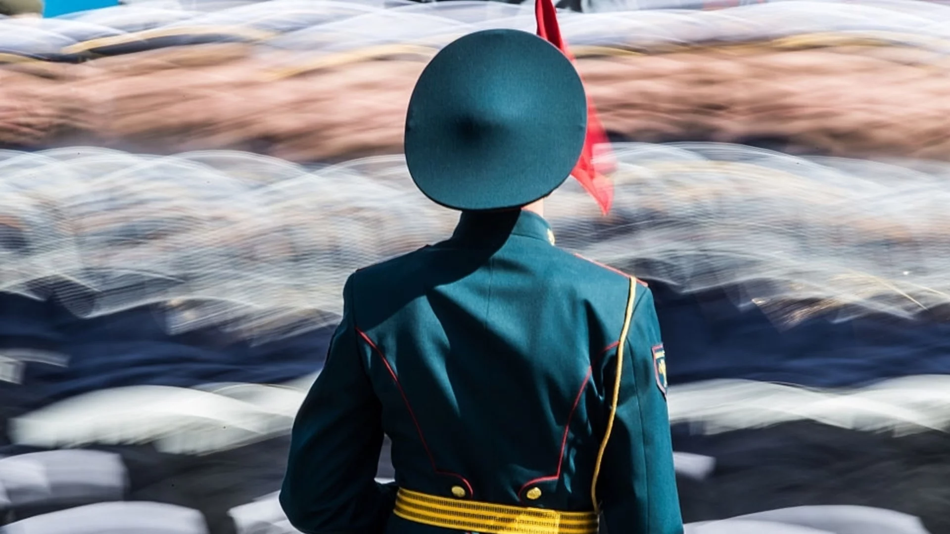 9 май: От парад на победата до тържество на презрението (СНИМКИ И ВИДЕО) 