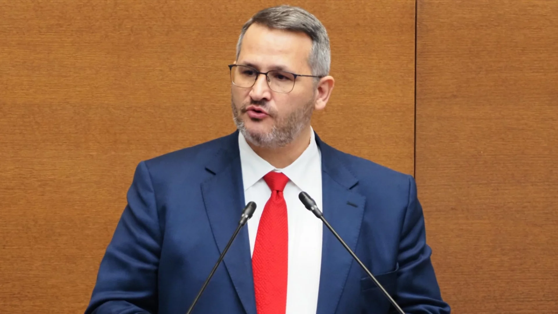 Държавното предприятие купува мляко 2 пъти по-скъпо от една шепа привилегировани: "Министърът на народа" с разкрития (ВИДЕО)