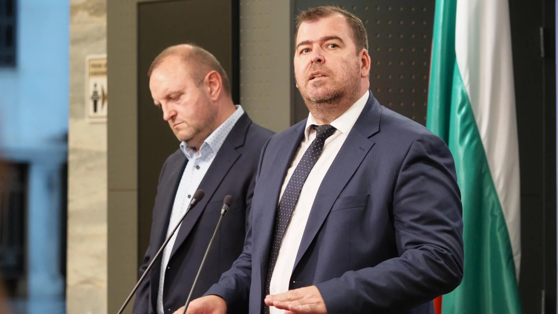 Депутатите на Радев намекнаха за смени в КЗК и КЗП: Ще удари ли "Прогресивна България" пазара?