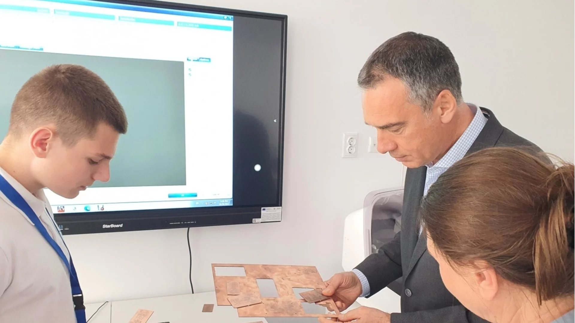 Откриха нов STEM център в професионална гимназия в Бургас