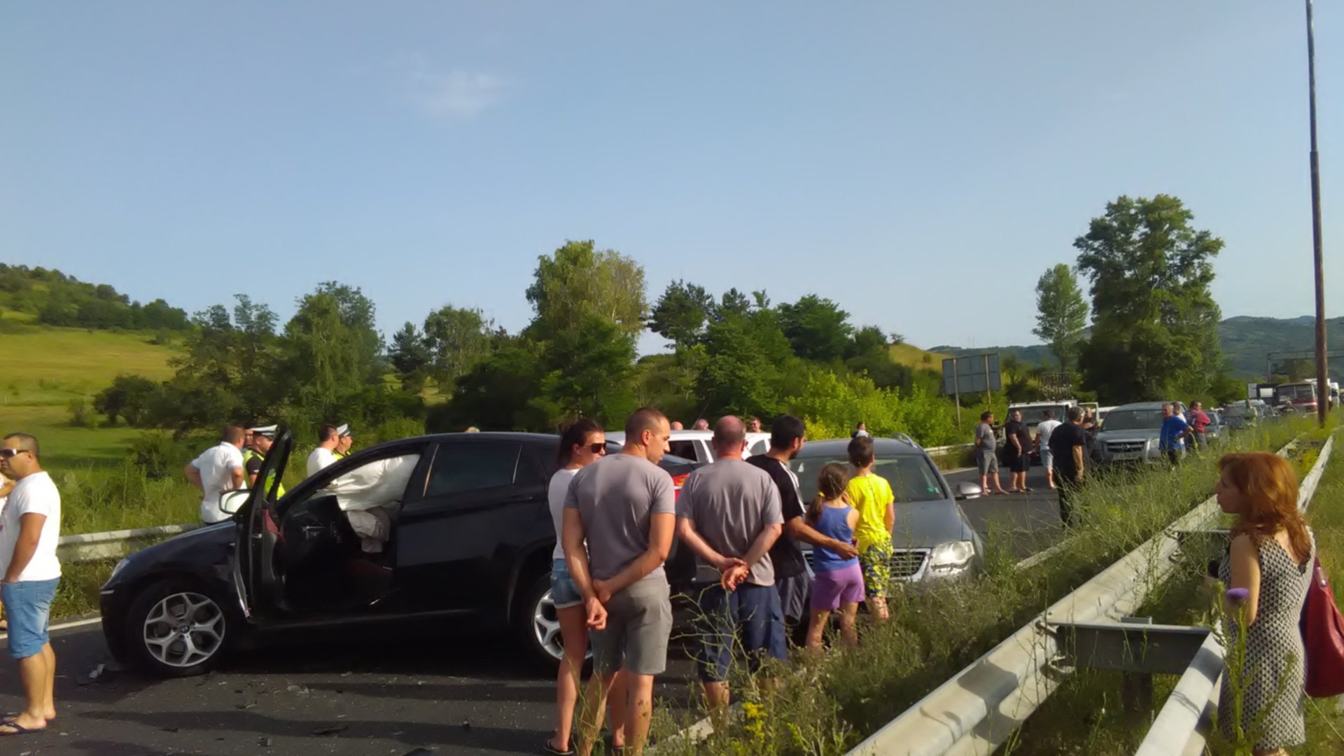 Верижна катастрофа блокира Подбалканския път
