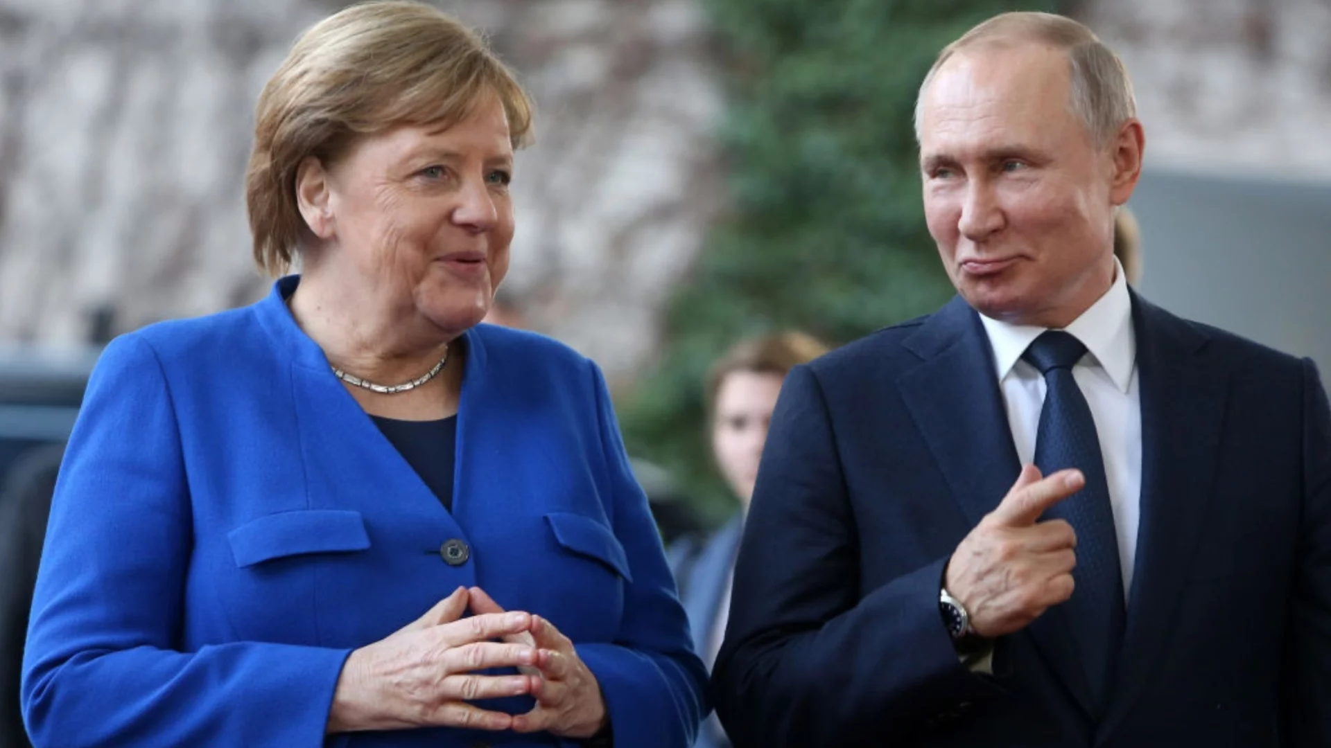 Силни сигнали за умората от войната в Русия: Меркел ли ще убеди Путин да спре? (ОБЗОР - ВИДЕО)