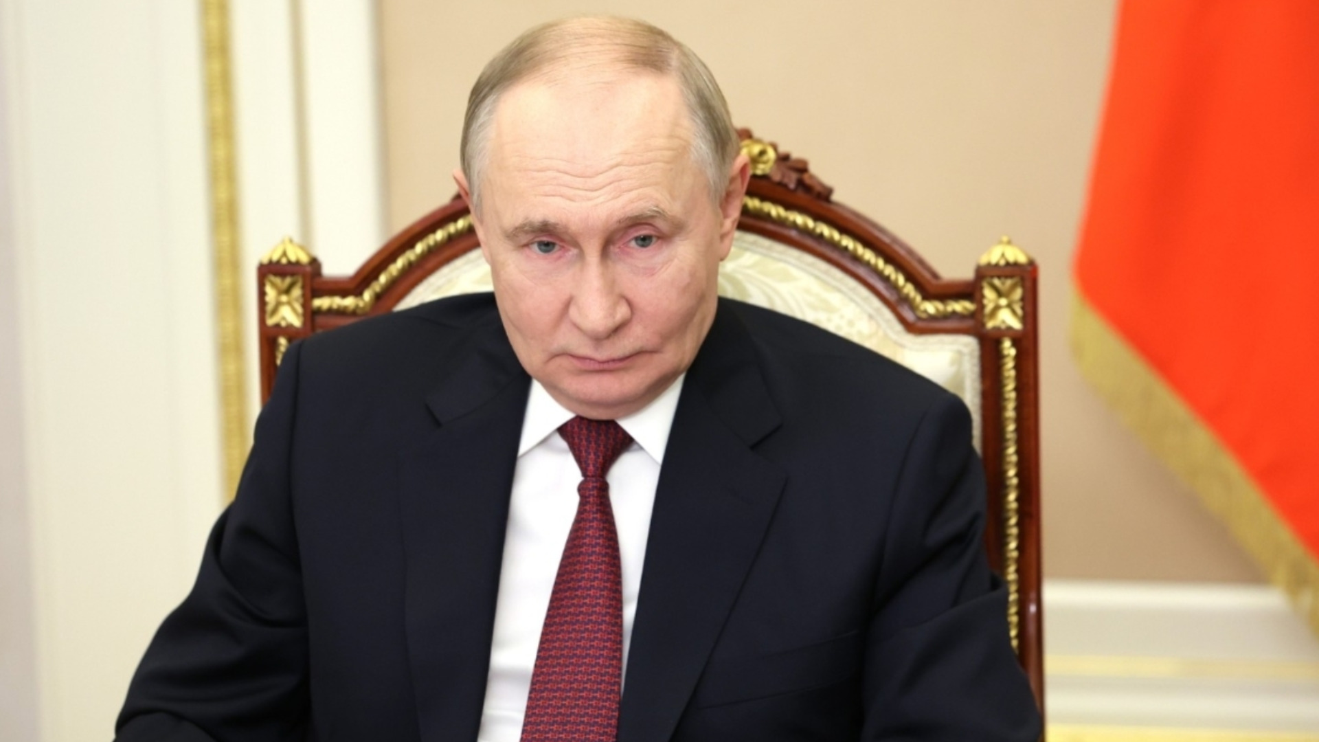 Спекулации и подигравки: За да не е видимо 