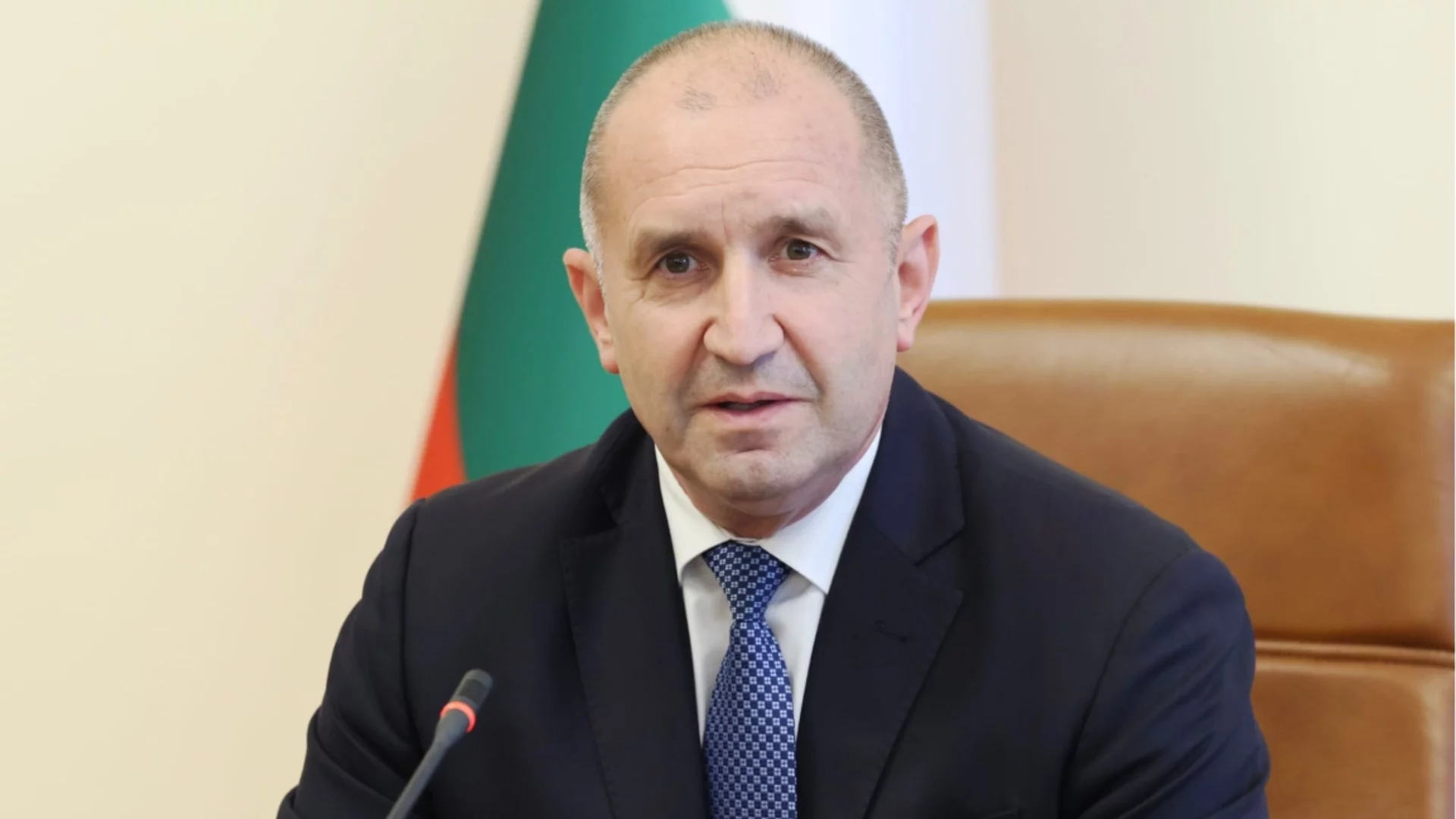 Радев разпредели ресорите на вицепремиерите, лично ще наблюдава 4 министерства и 3 служби