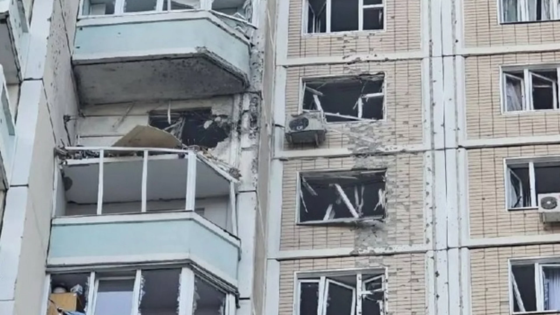 "Много е страшно, това е лудост": В Москва почнаха да осъзнават какво е война и как живее Киев (ВИДЕО)