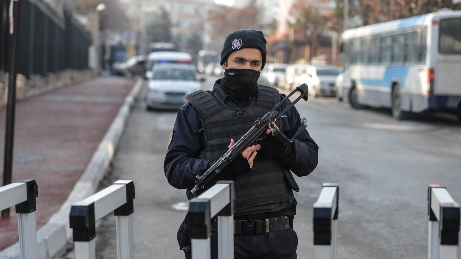 Загинали и ранени при стрелба в Турция, полицията издирва извършителя (ВИДЕО)