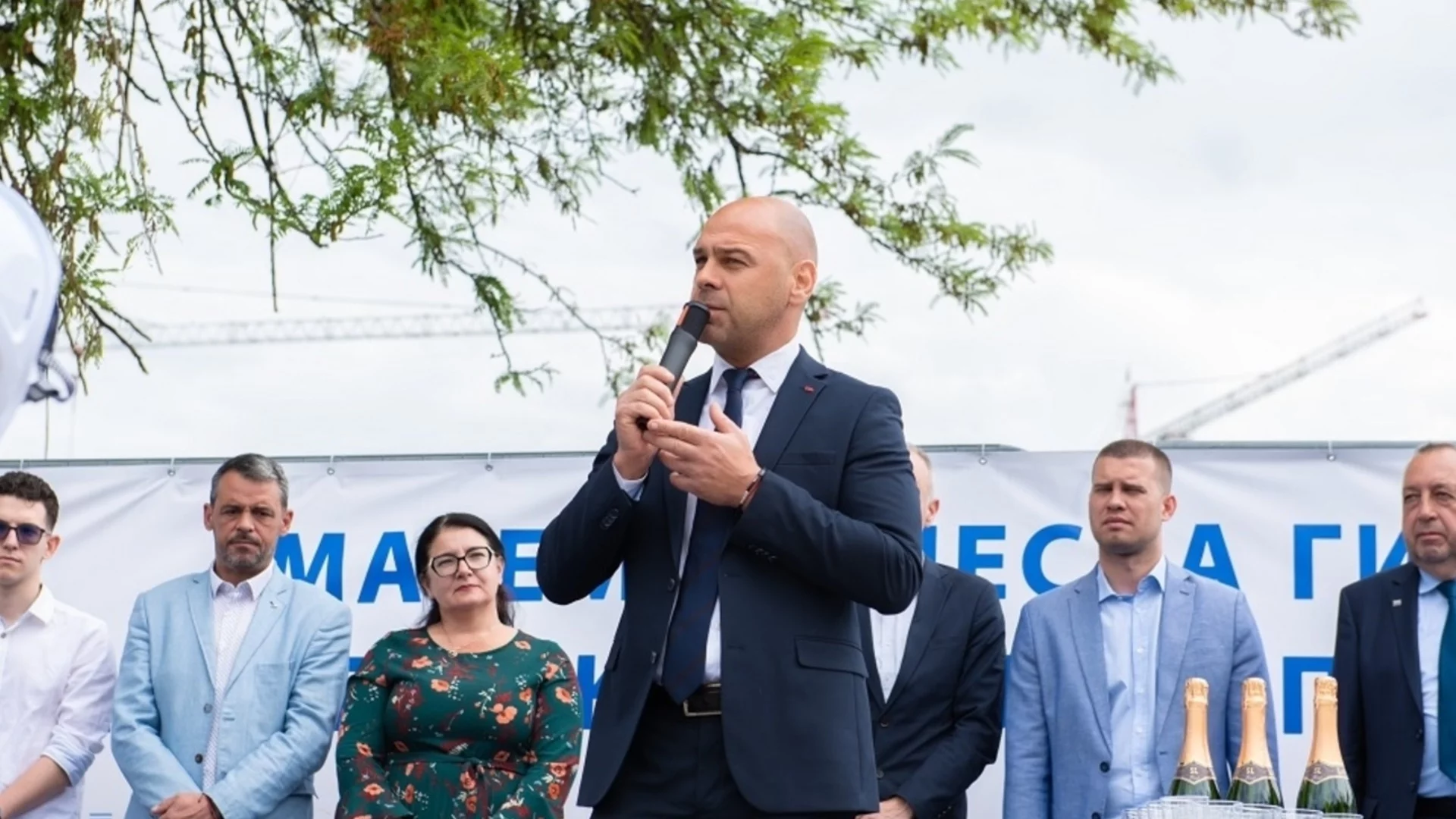 След десетилетия на очакване започна строителството на новата Математическа гимназия в Пловдив
