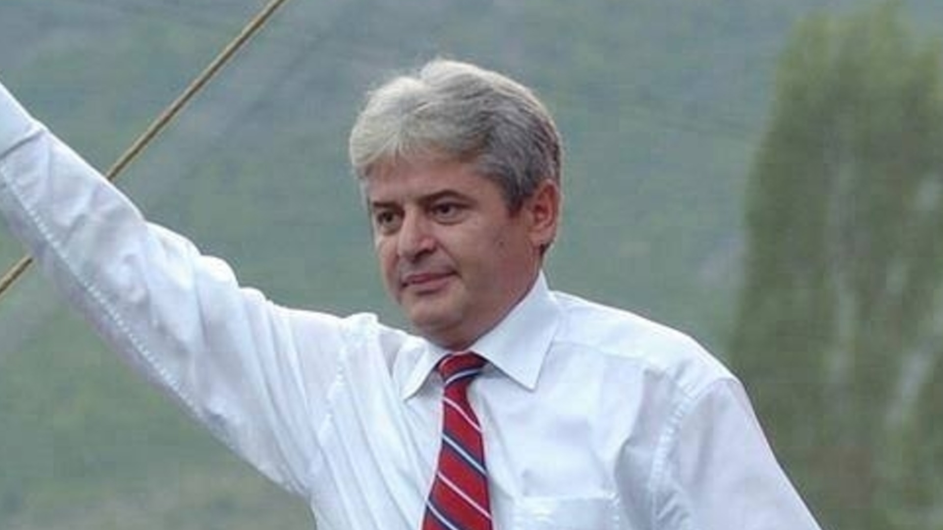 „Прокурор от Тему“: Албанците в Скопие се оплакват от партията на Мицкоски