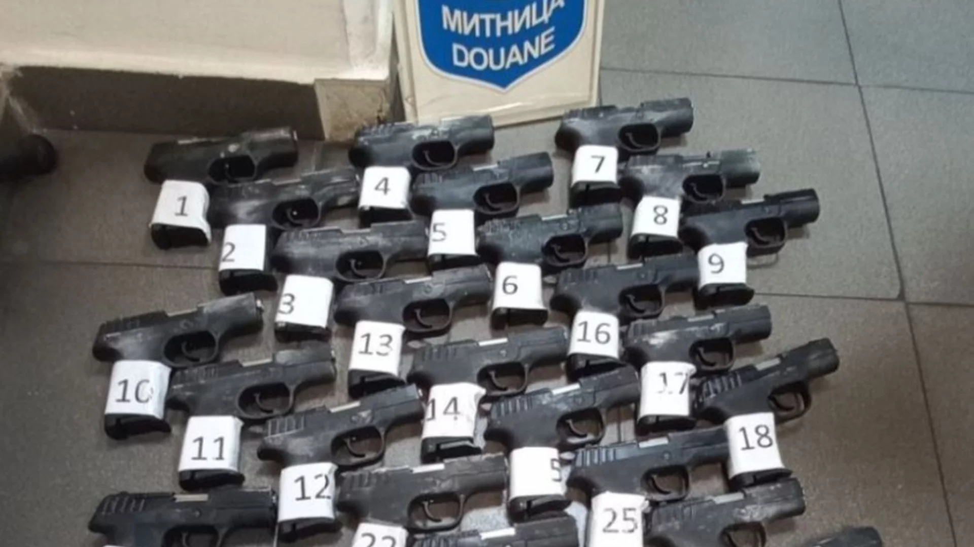 Пренасял почти 200 пистолета: Хванаха контрабандист на ГКПП “Лесово“ (ВИДЕО)