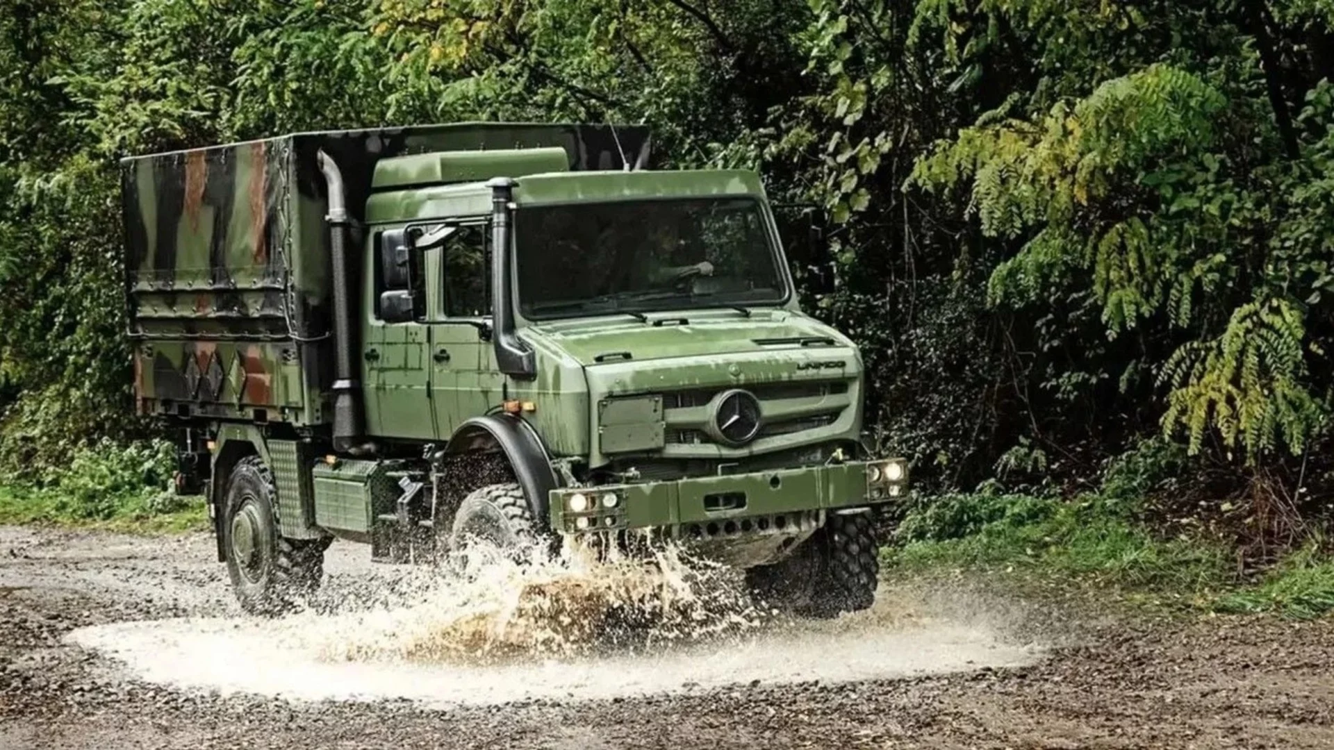 Mercedes-Benz се готви за истинска война