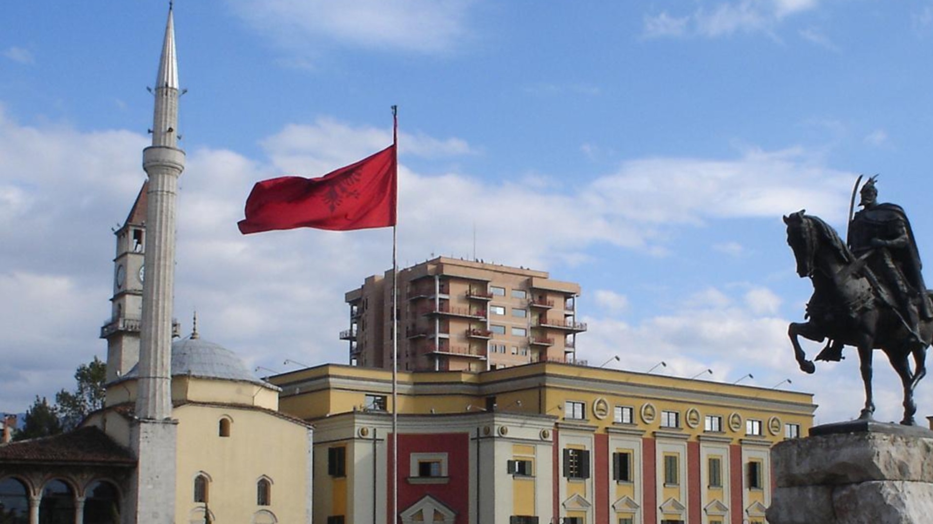 Подкрепа от Албания за протестите на албанските студенти в Скопие