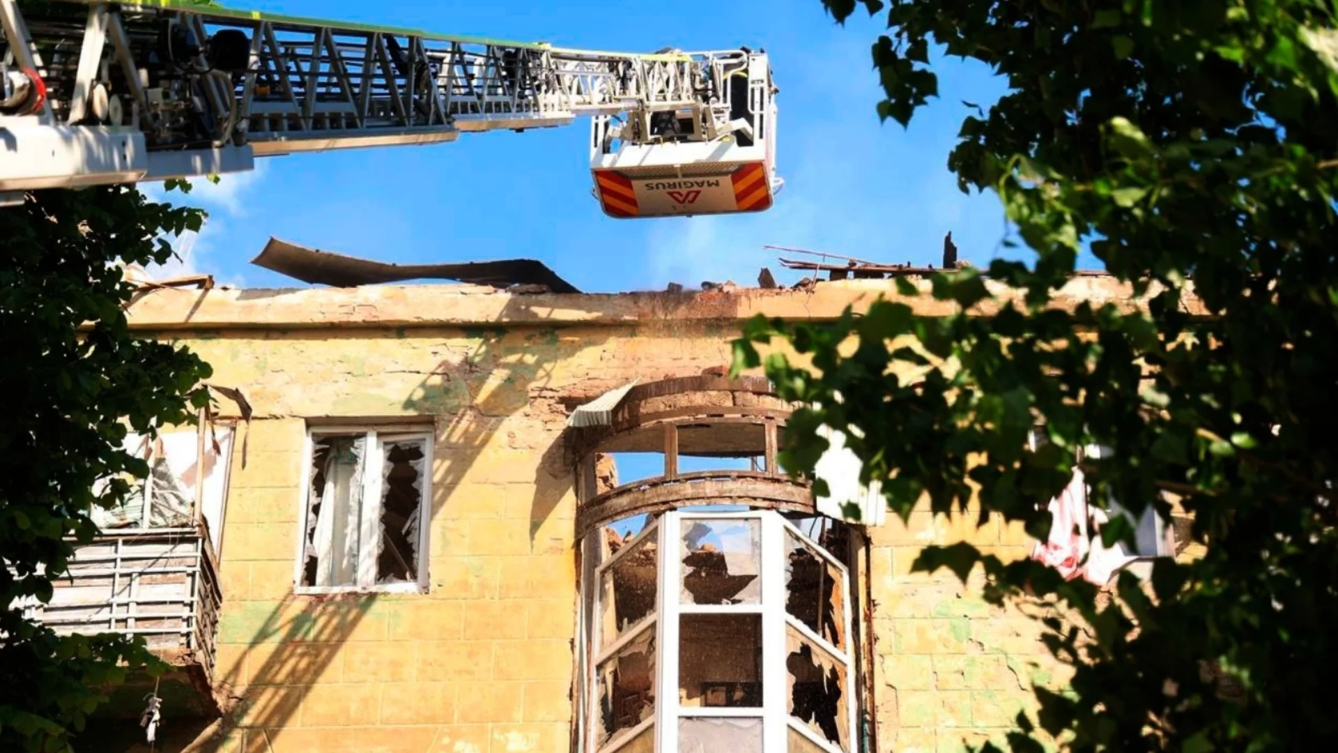 Руски дрон за пореден път се взриви в жилищен блок в Украйна (ВИДЕО)