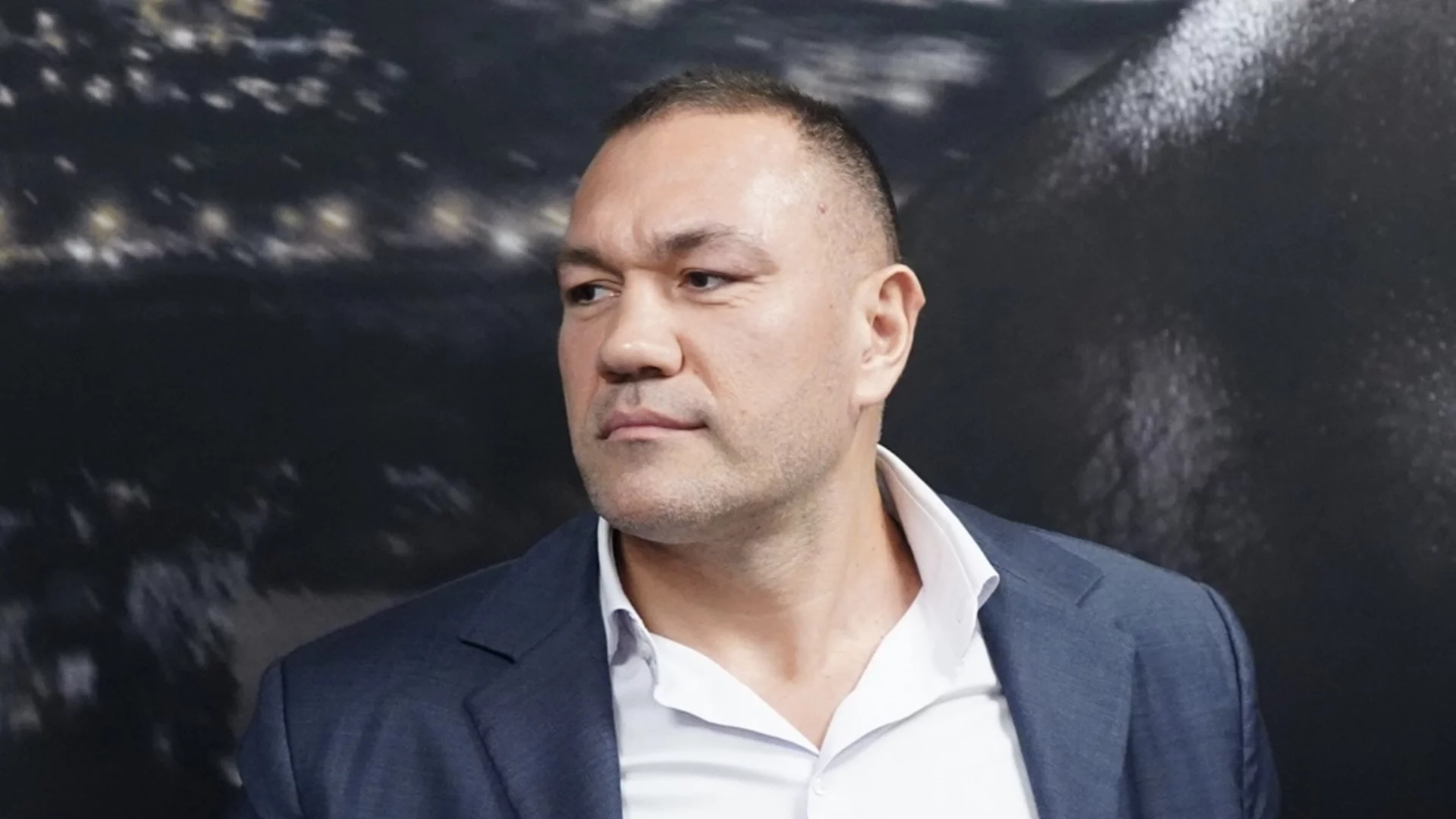 "Наблюдавам хората... малко сме като овцете. Всички са като едно стадо"