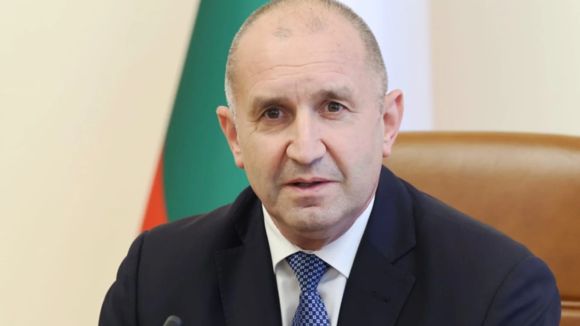 Разплитане и проверка: Радев за Нотариуса, Еврото и частните самолети на Пеевски (ВИДЕО)