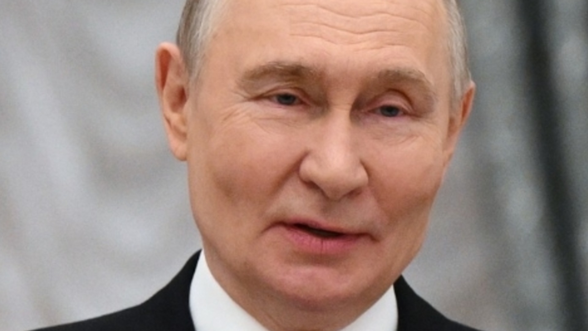 Игра с рейтинга на Путин: Какво измисли Кремъл, за да скрие катастрофалния спад