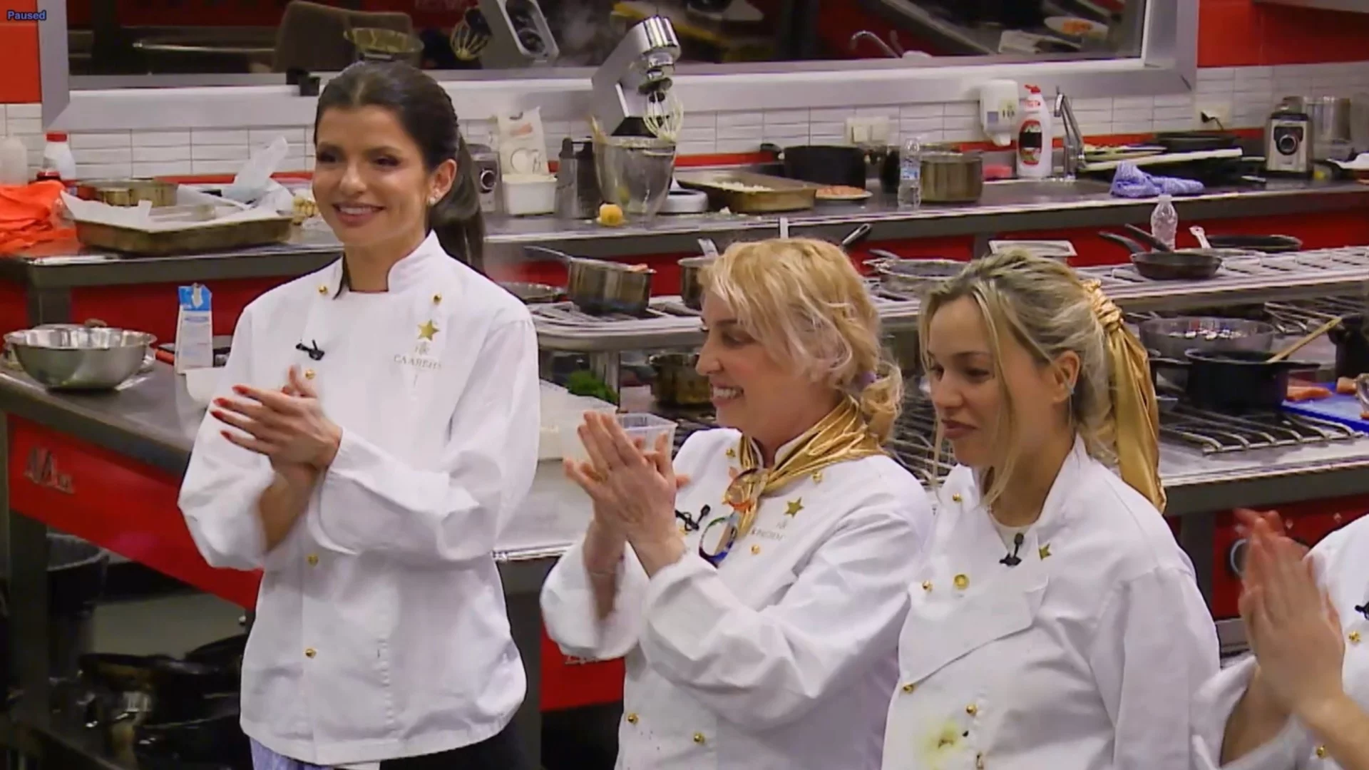 Звездна дама в "Hell's Kitchen" с голям план за кулинарно развитие