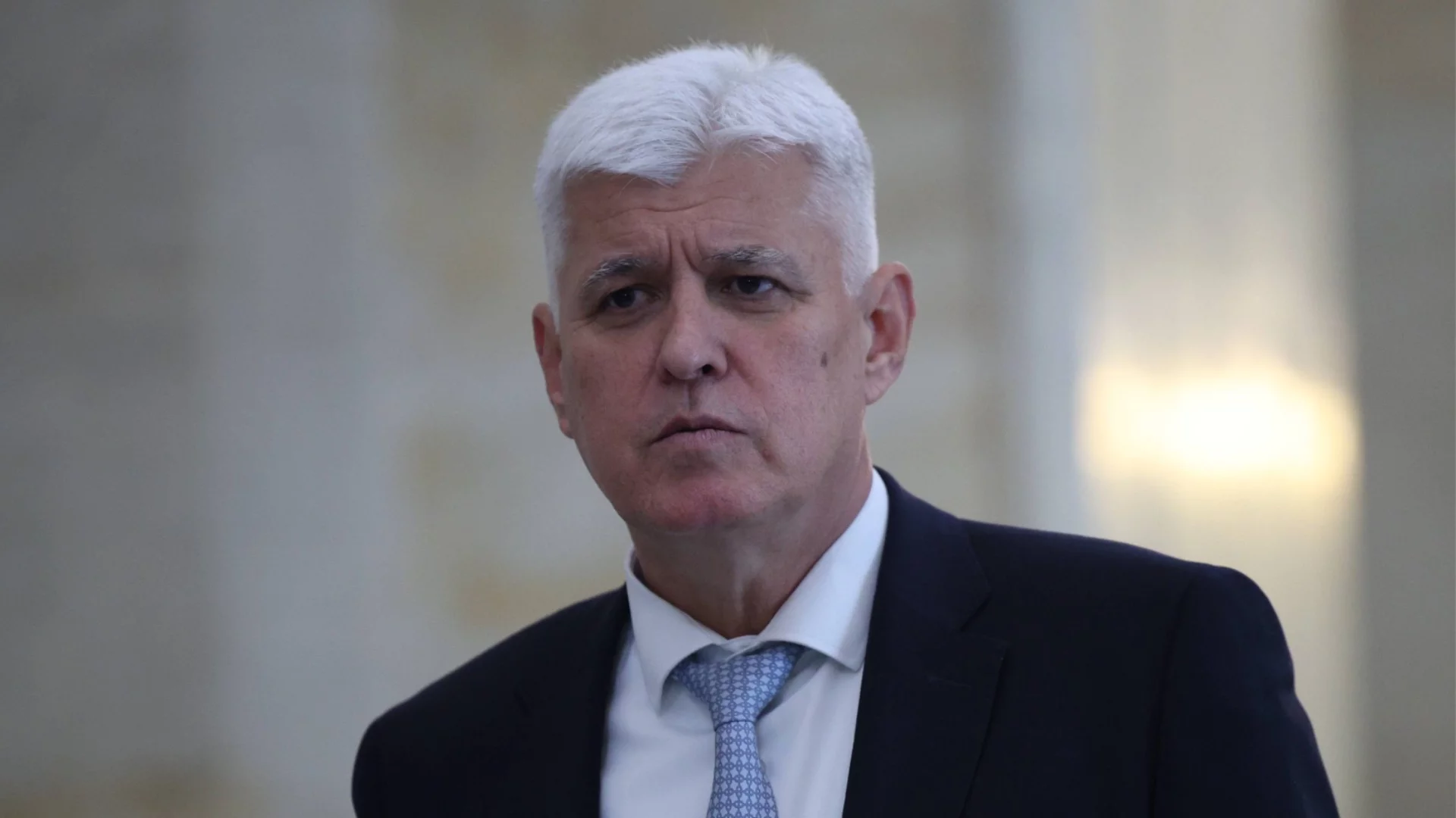 Военното разузнаване влиза в казуса с американските самолети в София