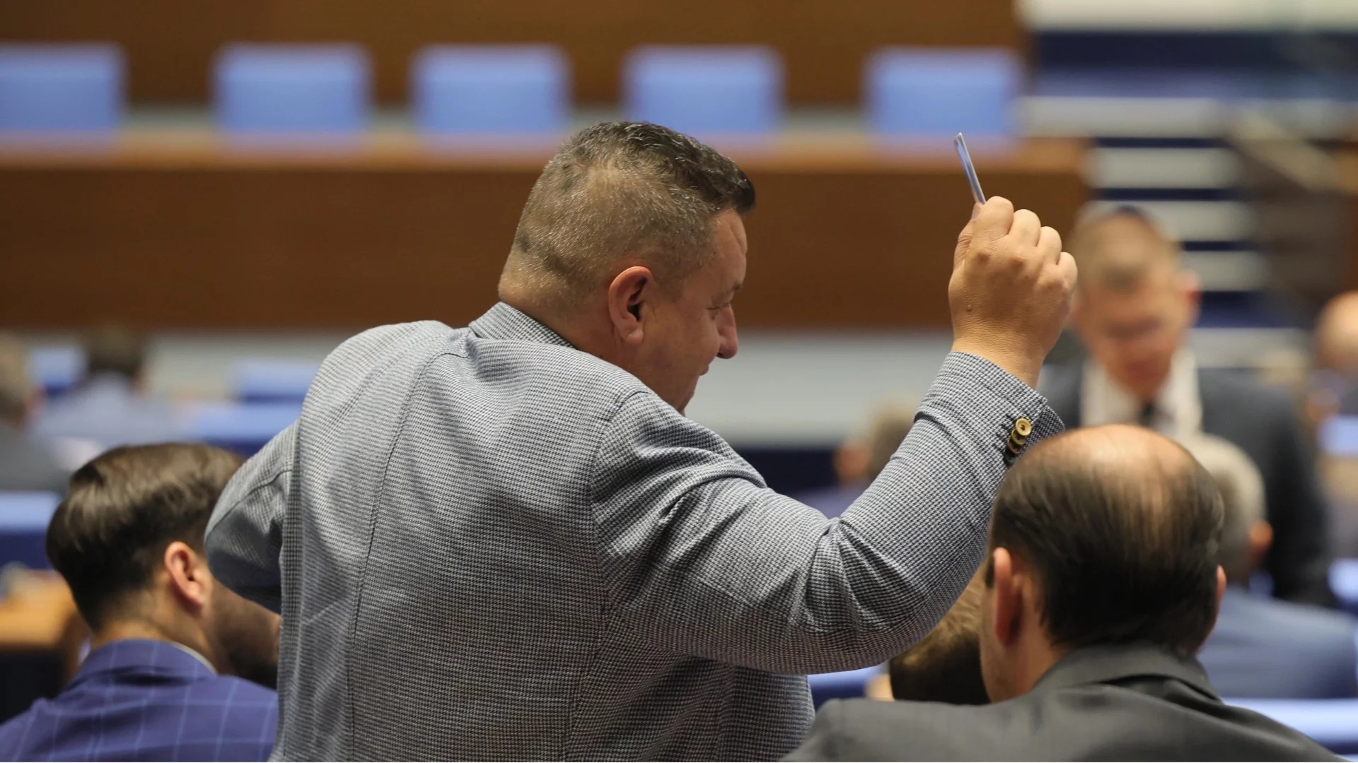 На първо четене: Антикорупционнята комисия възкръсна с разследващи функции и ротационен председател