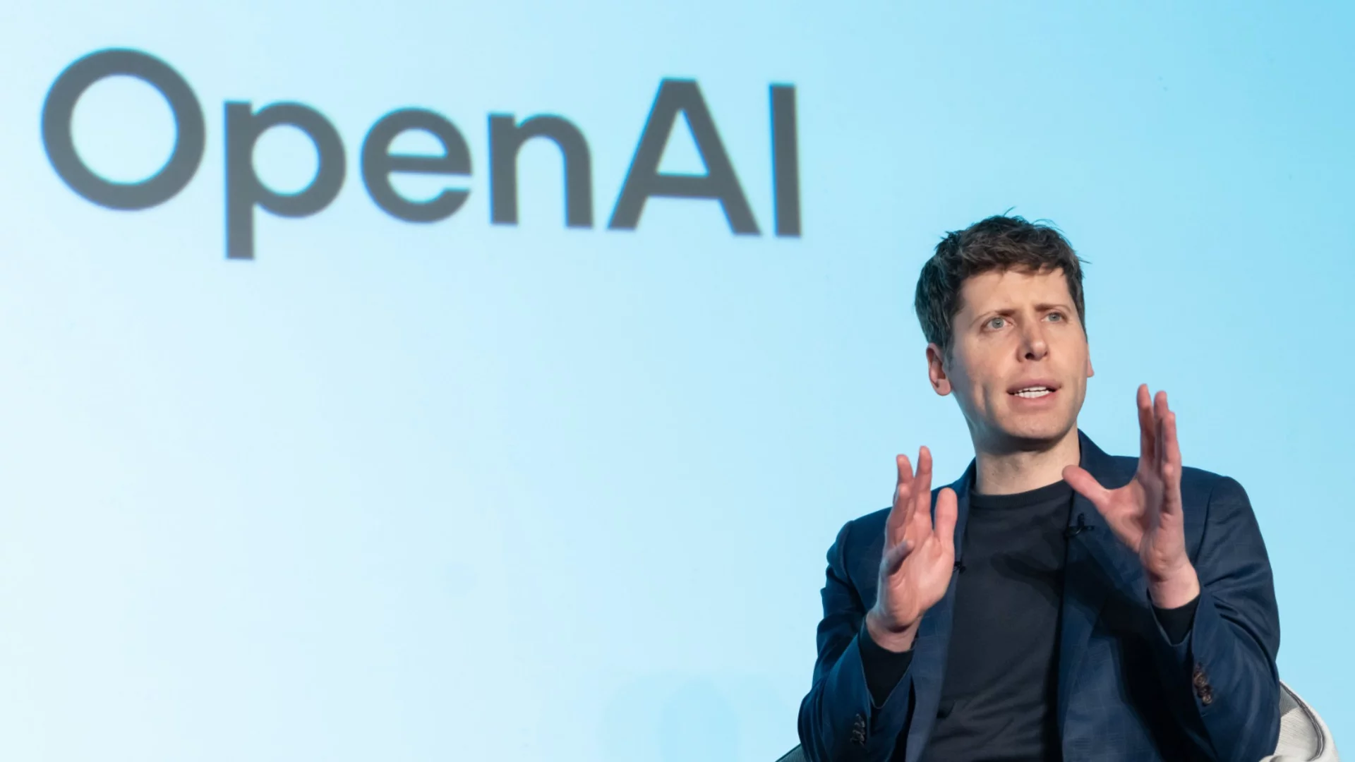 Шефът на OpenAI: Изкуственият интелект ще отнеме по-малко работни места от предвиденото