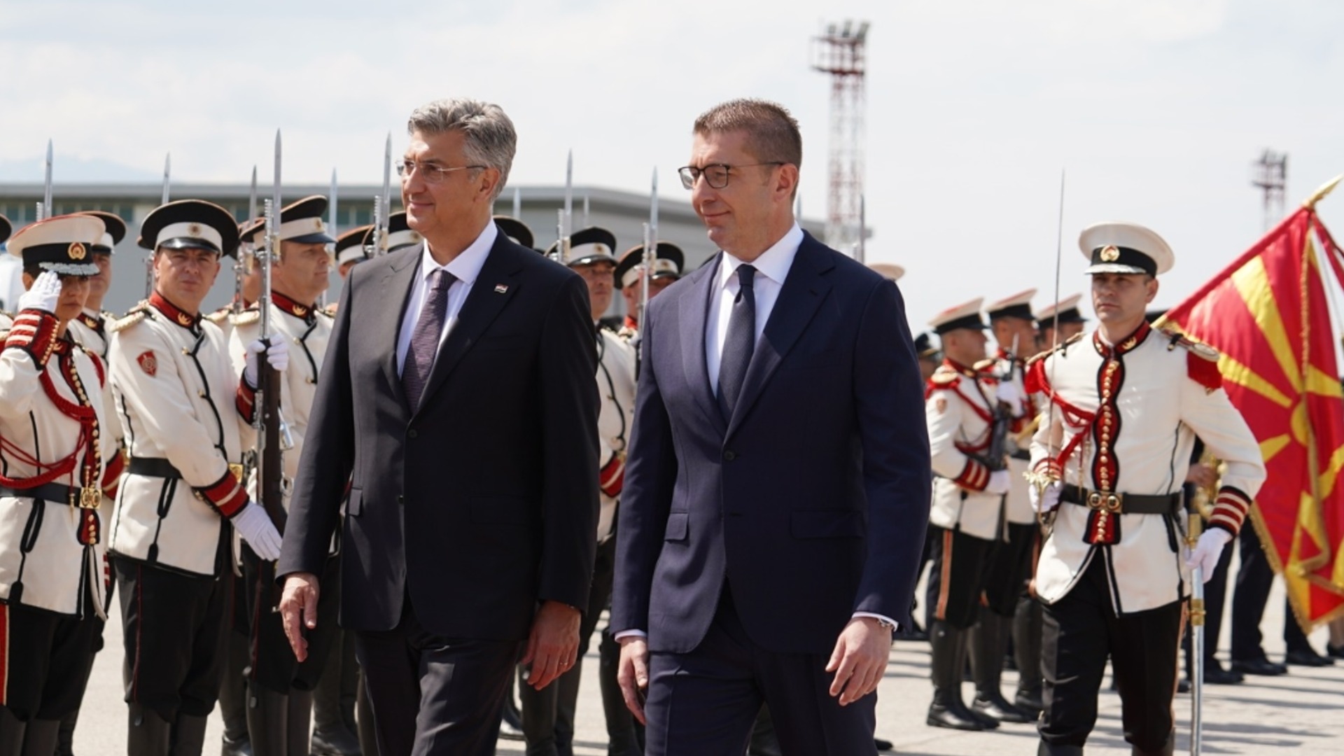 Мицкоски се оплаква от български тормоз: Пленкович се надява на Радев и говори за неправда срещу Скопие (ВИДЕО)