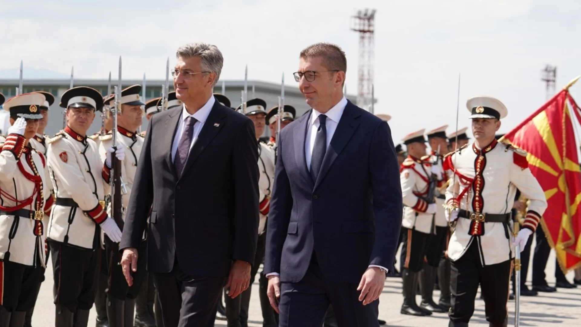 Мицкоски се оплаква от български тормоз: Пленкович се надява на Радев и говори за неправда срещу Скопие (ВИДЕО)