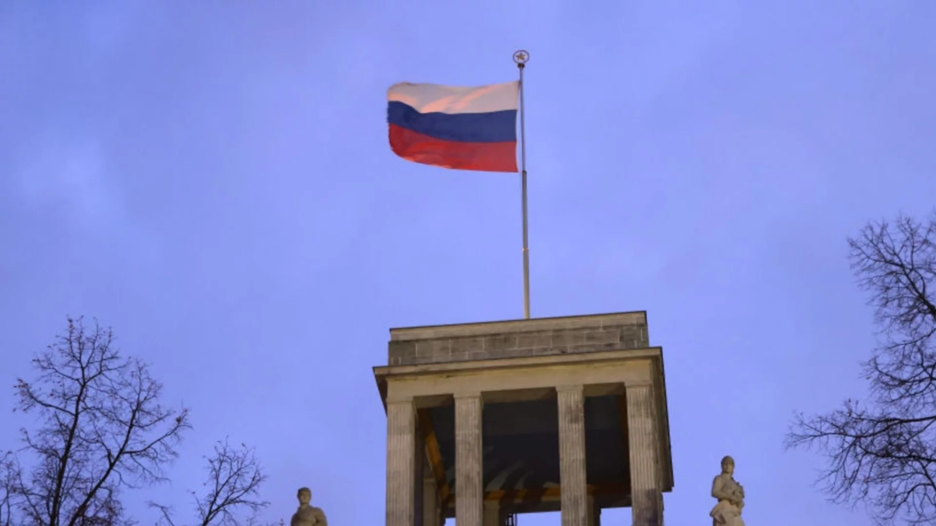 Не страдат достатъчно: Руското посолство в Подгорица размаха пръст на Черна гора