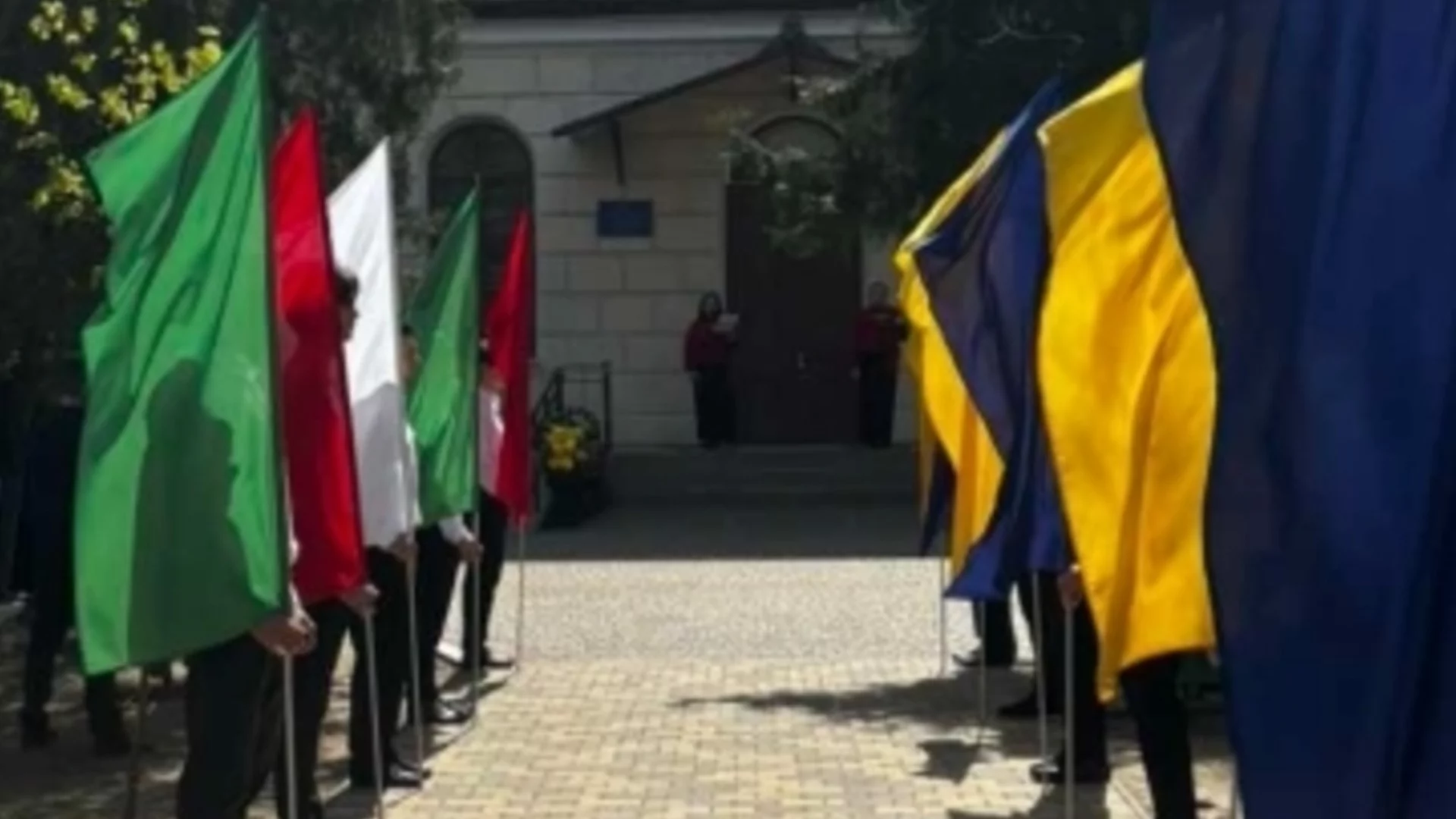 "Заплаха за живота им": Украинското посолство алармира за опасна антиукраинска реторика в България