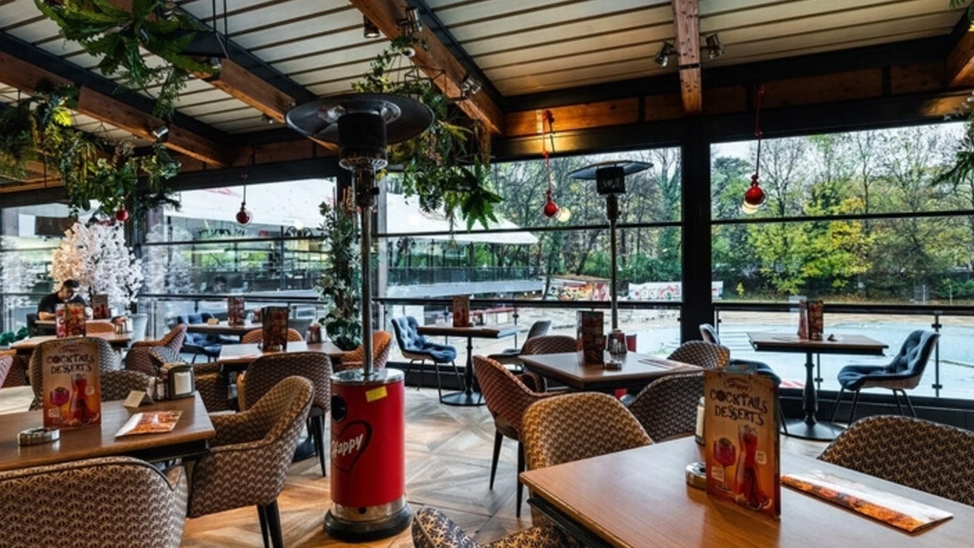Протеиново хапване под открито небе с Happy Bar & Grill