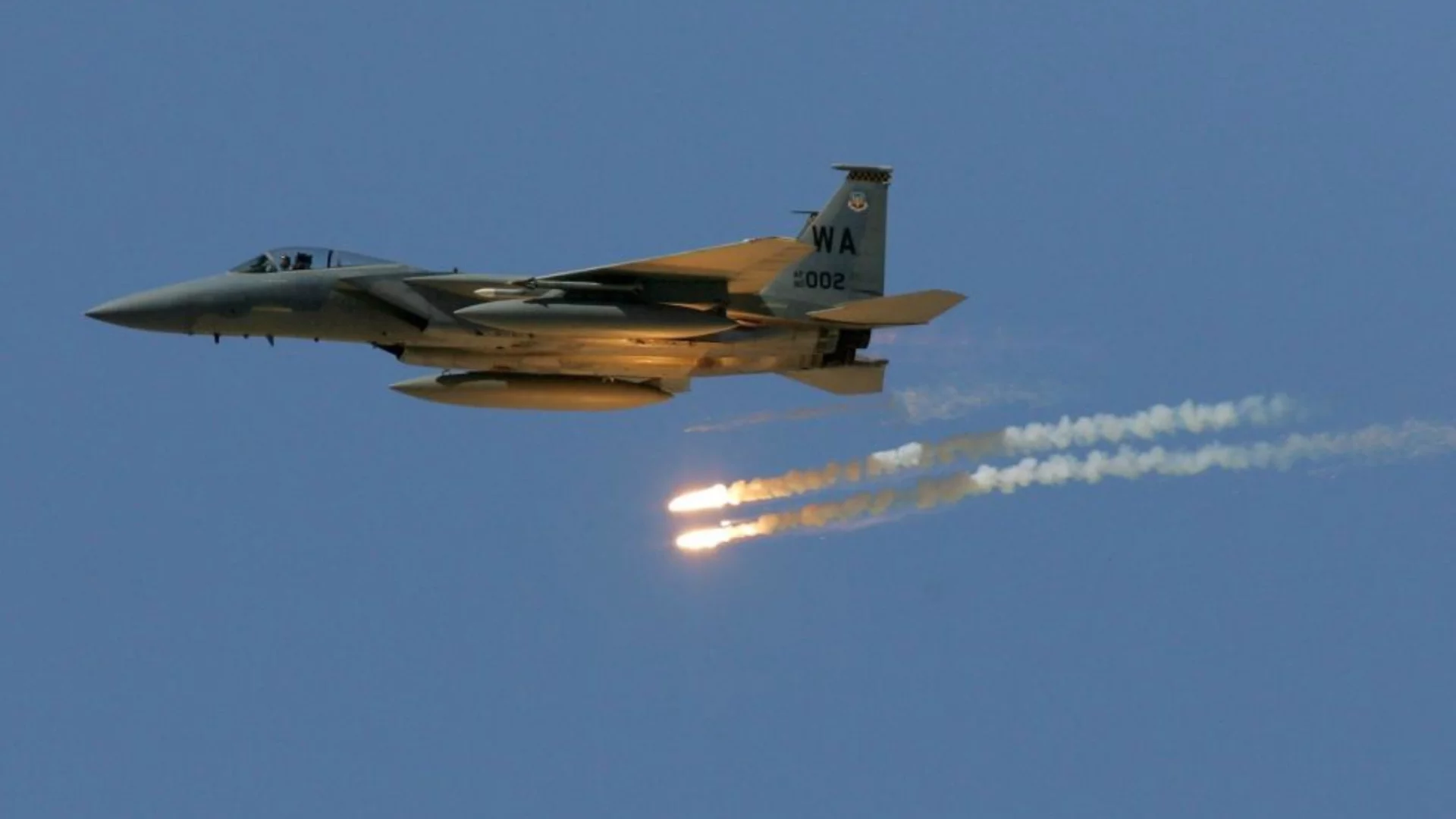 Сваленият в Иран F-15 на САЩ е ударен с китайска установка? Иранска ракета рани американци в кувейтска база