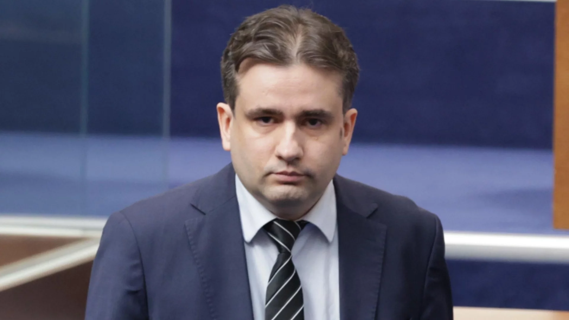 Божанов: Процедурата по свръхдефицит е управляема, но властта прави крачки назад