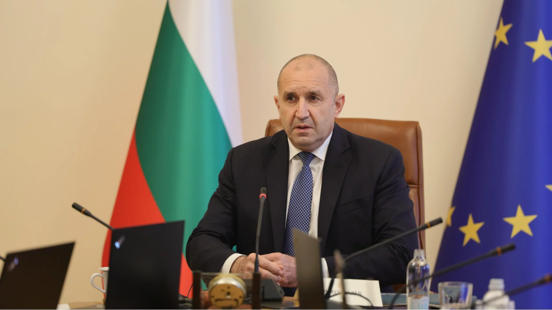 Радев на среща с бизнеса: Конкурентоспособността на българската икономика е от ключово значение за устойчивото развитие на страната