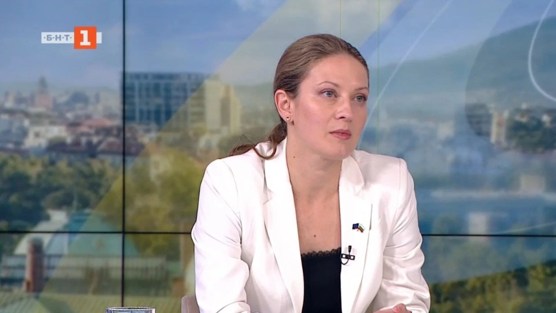Цветелина Пенкова: България може да има по-ниски цени на тока чрез по-добра енергийна свързаност