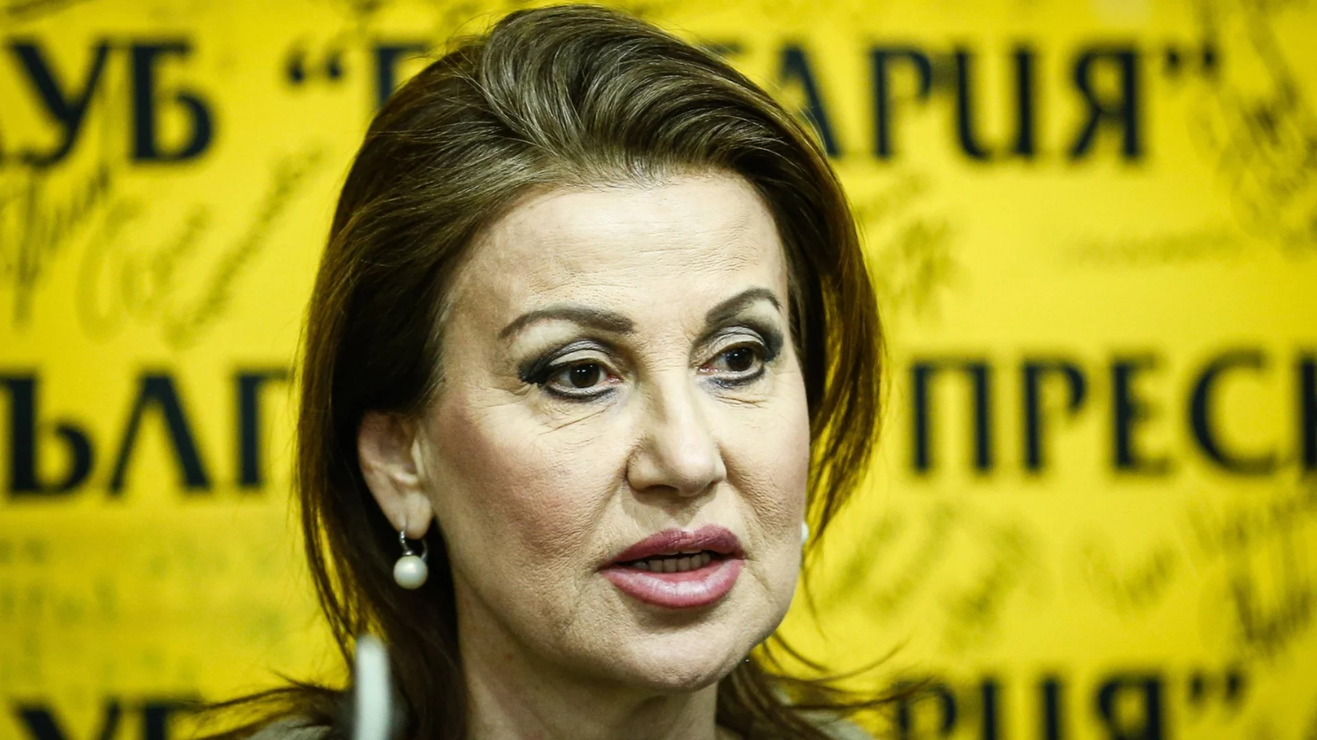 "Тълпата и плагиатите": загадъчен пост на Илиана Раева предизвика реакции