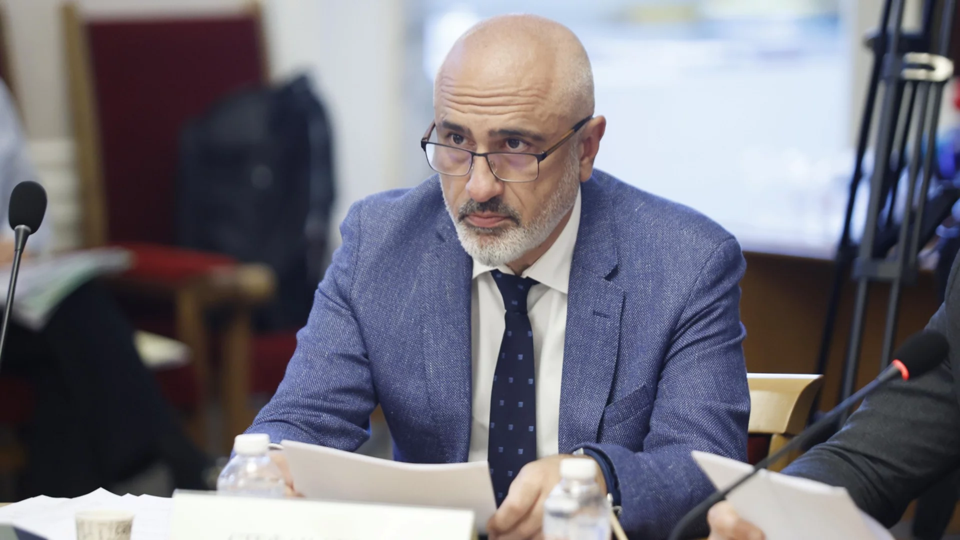 Плаващите пясъци за 4-годишен мандат: Депутат на Радев каза за данъците и майчинските