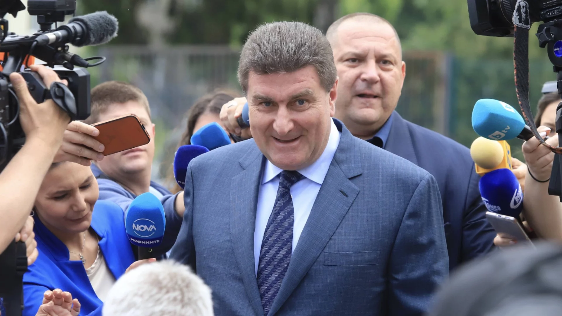"Демократична България" сезира ДАНС и прокуратурата за сделки на Валентин Златев с руски имоти