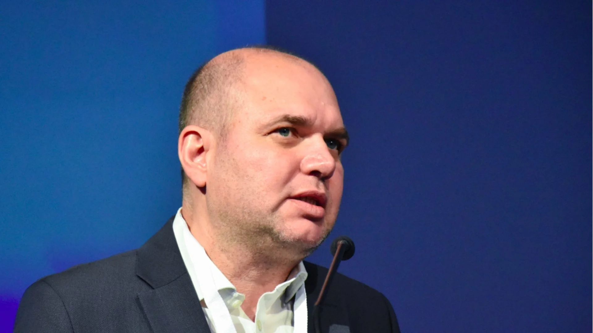Владислав Панев: Струва ми се, че управляващите прекаляват с апокалиптичните картини, за да се изкарат след това герои