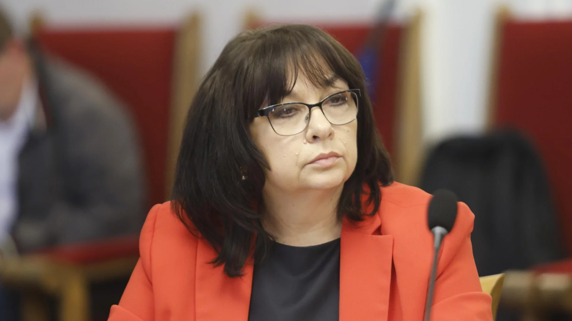 Теменужка Петкова отговори на финансовия министър: Няма фактури по чекмеджетата