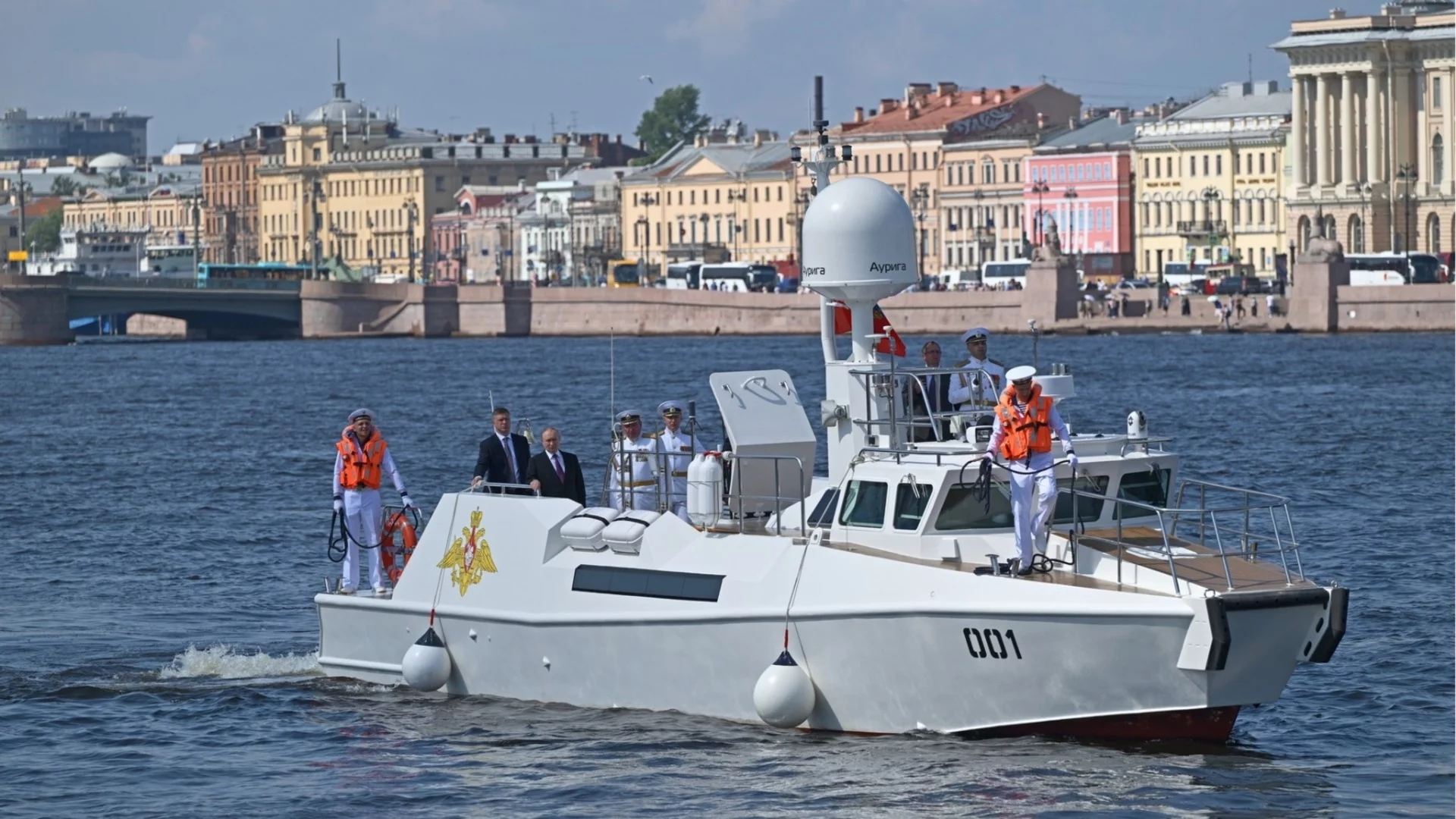 Украйна подпали Русия: Удар по институт за подводни оръжия в Санкт Петербург, пожар в поредна петролна база (ВИДЕО)