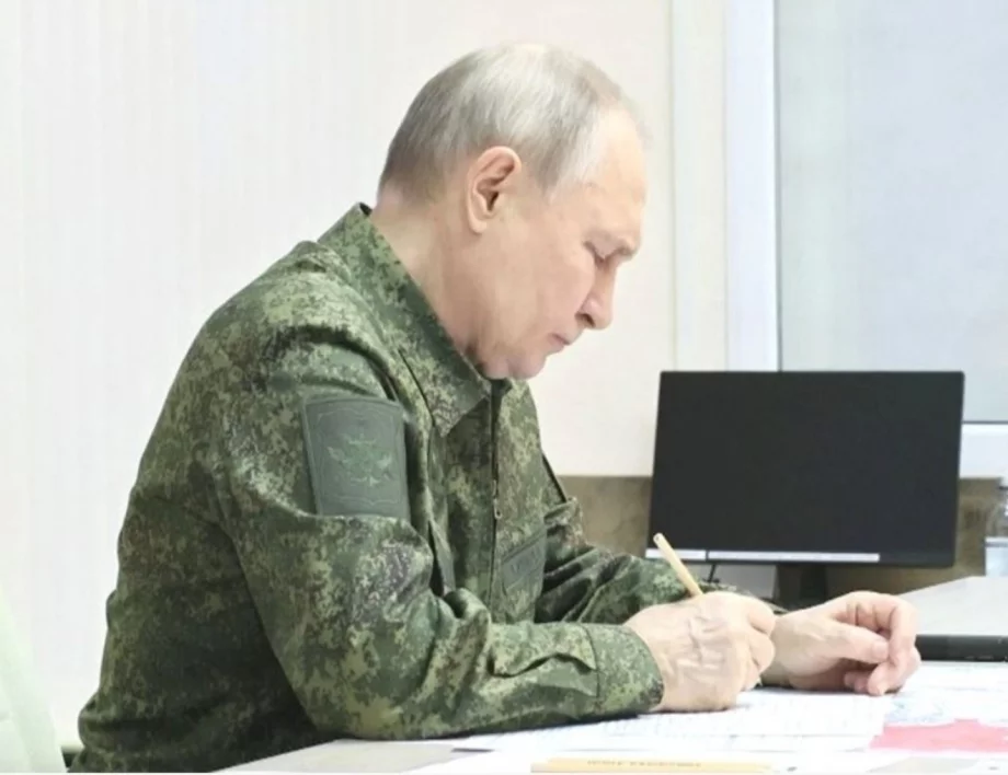 Пета година по-късно в специалната операция на Путин: Два "Орешник"-а и един хамбар