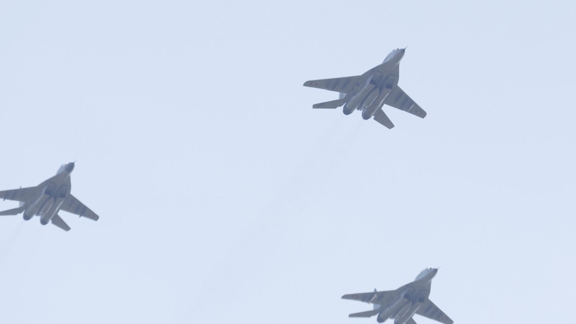 Провокация в небето: Турция тормози самолета на военния мини