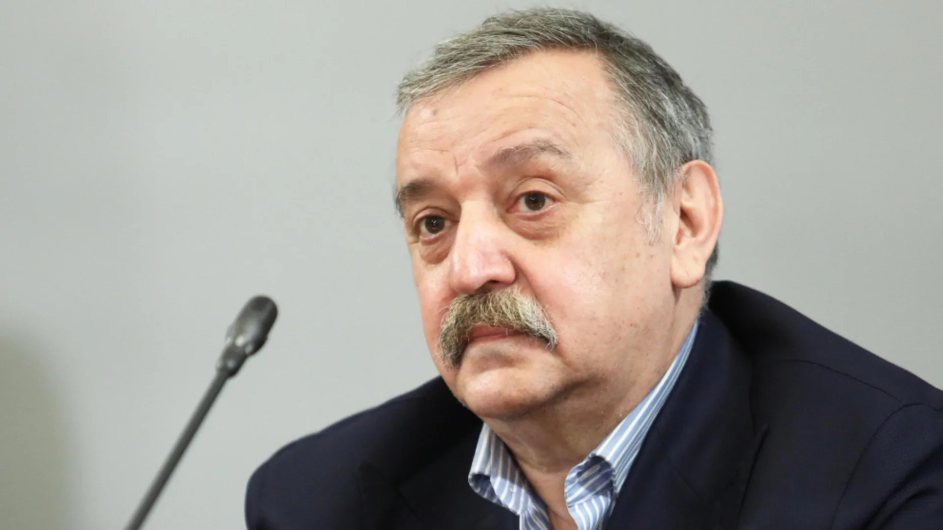 За вирусите, кърлежите и кога хапят "българските" комари: Проф. Кантарджиев със съвети как да опазим децата