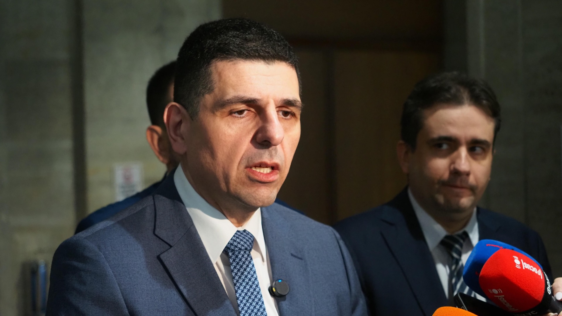 Ивайло Мирчев: От позицията на Кандев днес става я