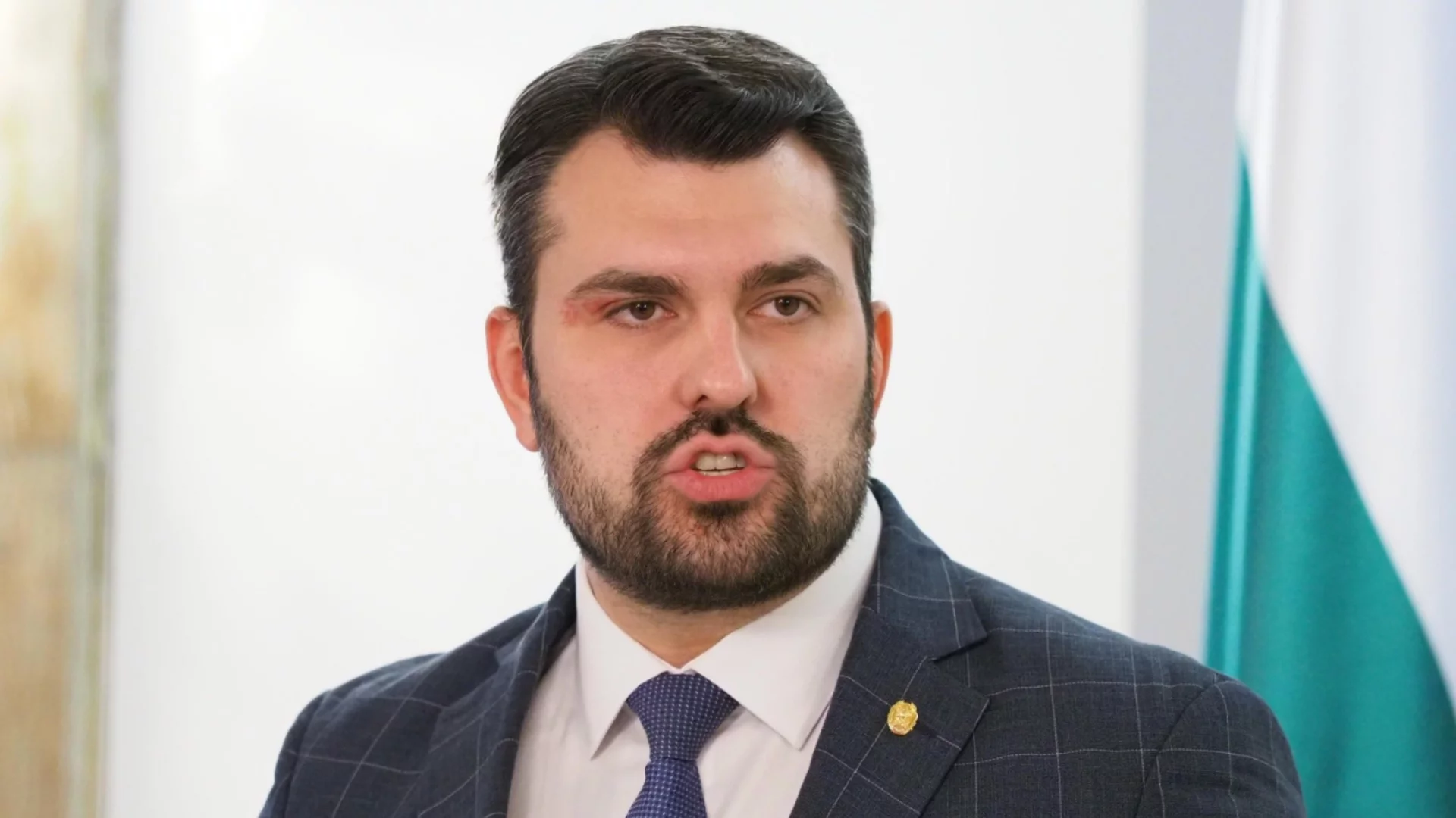 Популизъм или раздор в кабинета: ГЕРБ предупреди за разнопосочните сигнали за Украйна (ВИДЕО)