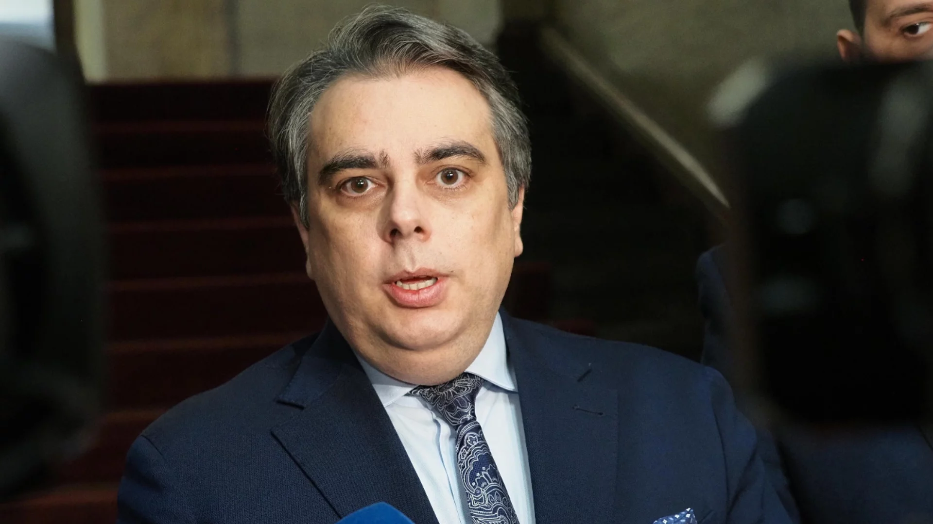 Мазнинките това означаваха - директно захранване на някои хора декември месец, а пенсиите ги вдигаха с 3 лв.