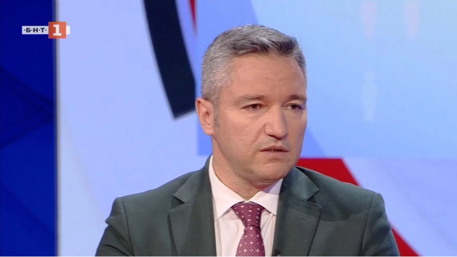 Вигенин: За излизане от свръхдефицита е нужна повече справедливост в данъците, а не орязване на доходите